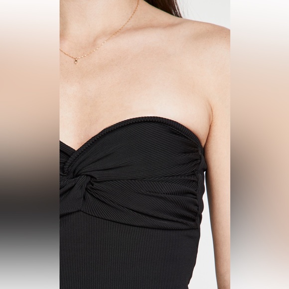 Goldsign rib twist tube top in black ⭐️ - Picture 3 of 10